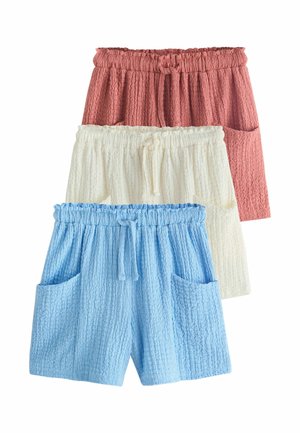 Tři krátké kalhoty z texturované látky v modré, bílé a růžové barvě, každý s elastickým pasem, stahovací šňůrkou a předními kapsami, naskládané vertikálně.