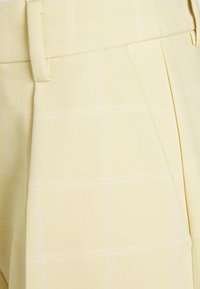 2nd Day ALMEIDA ATTIRED SUITING - Calças - straw