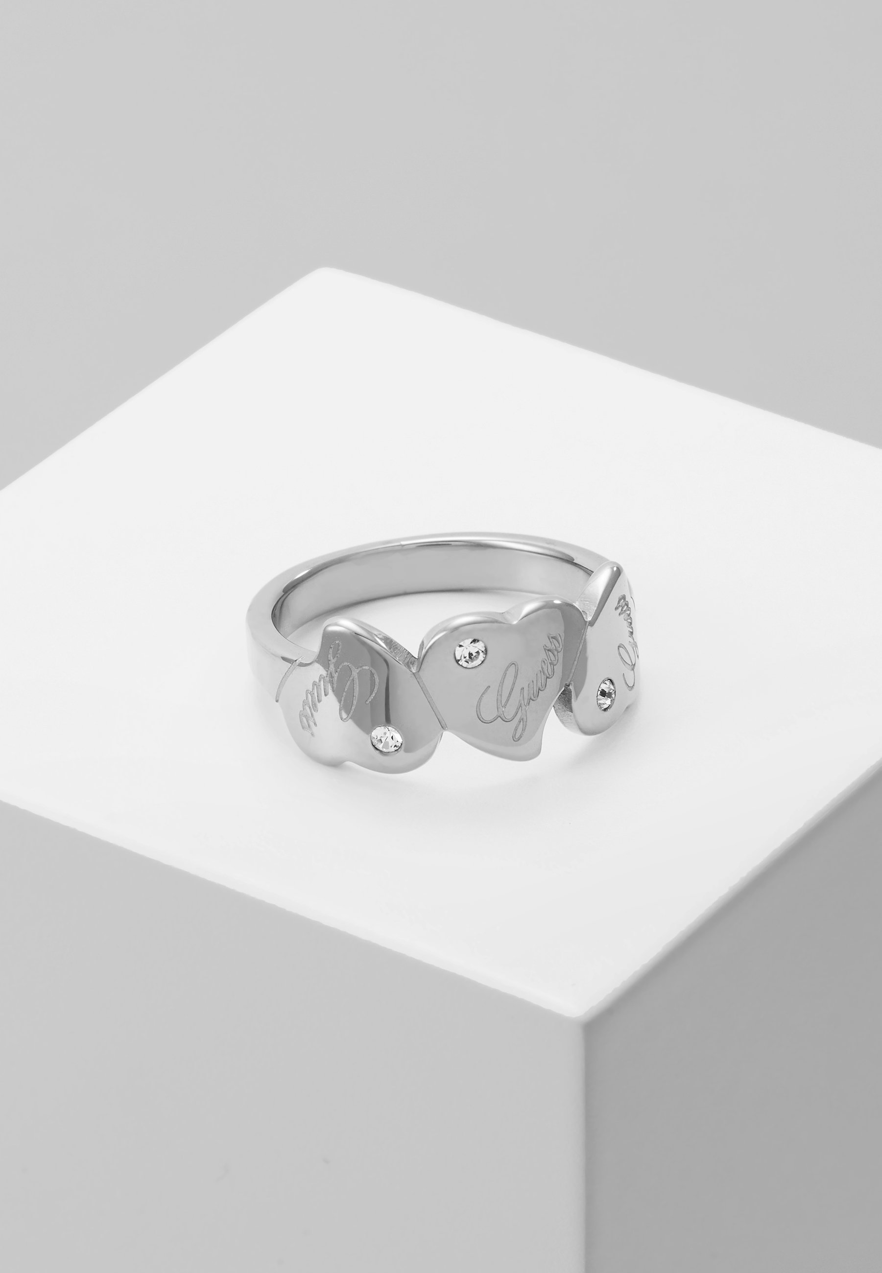 guess heart ring