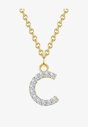 Zlatý náhrdelník s príveskom v tvare písmena "C" zdobeným malými okrúhlymi priehľadnými drahokamami.