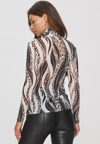 Makadamia - Bluzka z długim rękawem