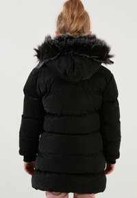 LELA REGULAR FIT - Vinterfrakke - black