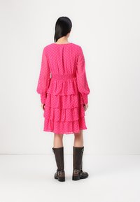 Vero Moda VMMALOU LAYER SHORT DRESS Day dress pink yarrow/pink
