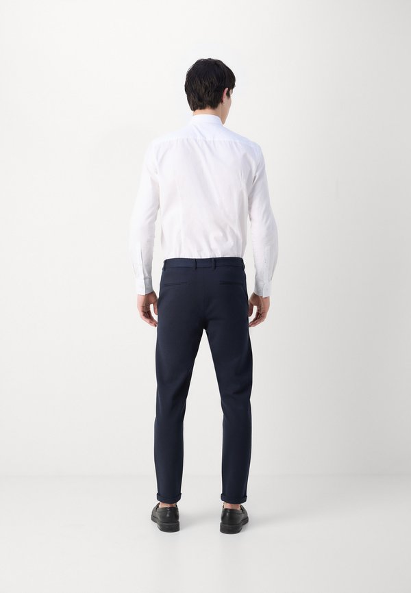 SUPERFLEX CROPPED  - Chinos4