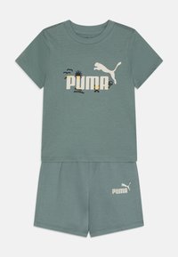 Puma - MINICATS SANDY ADVENTURES TEE AND SHORTS UNISEX SET  - T-shirt imprimé - green moon Image miniature 1