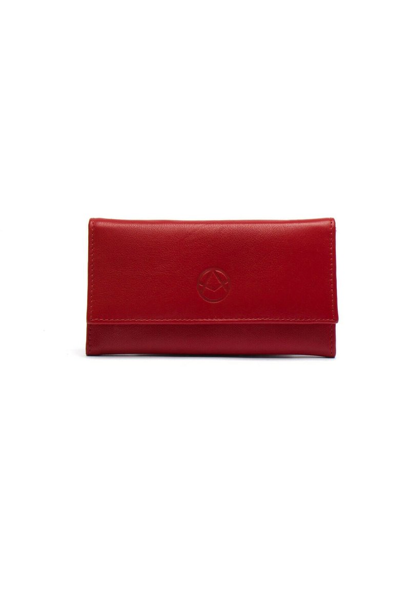 Portafoglio in pelle rossa con una superficie liscia, dotato di un logo in rilievo sulla parte anteriore e di una forma rettangolare slim. Stile pieghevole.