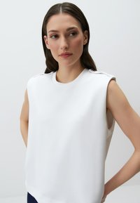Jimmy Key SLEEVELESS CREW NECK  - Top - white