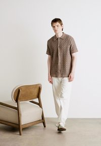 Thumbnail Image 2