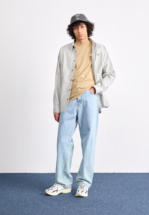 CLUB TEE - Basic T-shirt - parachute beige2