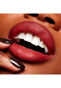 MAC POWDER KISS VELVET BLUR SLIM STICK - Lippenstift - rose mary