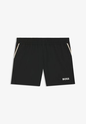 Pantaloni corti neri realizzati in materiale leggero con cinturino elastico, dotati di tasche laterali e un logo bianco sulla parte bassa della gamba sinistra.