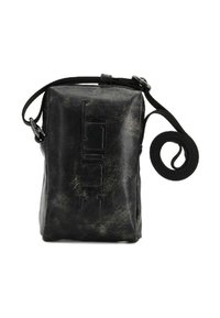 Borsa a tracolla nera in pelle con superficie texturizzata, forma rettangolare, logo in rilievo sul davanti e tracolla regolabile.