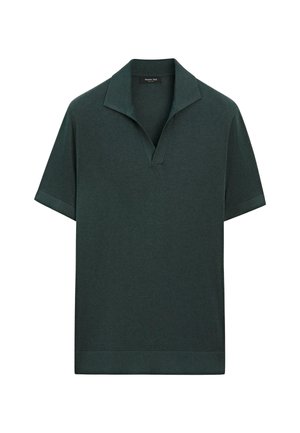 Mørkegrøn kortærmet polo-shirt med en bred, flad krave og et dybt V-hals-design. Lavet af blødt, struktureret stof.