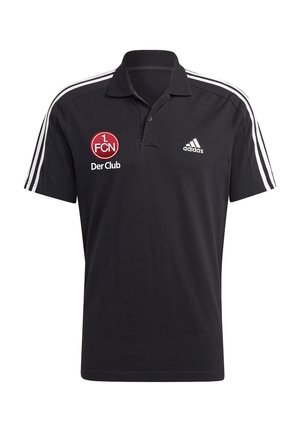 Schwarzes Adidas Poloshirt mit weißen drei Streifen auf den Schultern, rotem 1. FCN Logo und dem Schriftzug „Der Club“ auf der Brust.