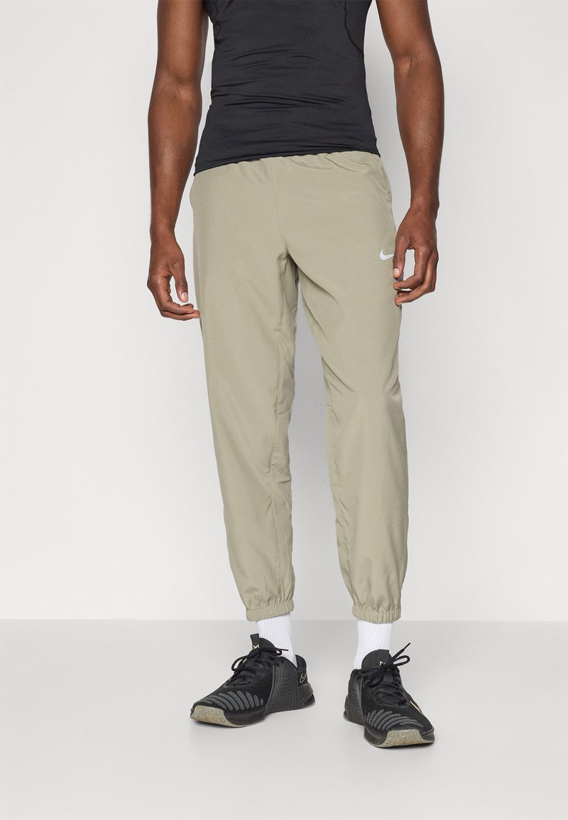 Nike Performance - FORM PANT - Tracksuit bottoms - light army/black/reflective silver, Enlarge