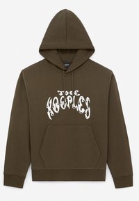 Oliwkowa bluza z kapturem z przednią kieszenią, z wyraźnym białym napisem "THE KOOPLES". Materiał wydaje się miękki i ma swobodny styl.