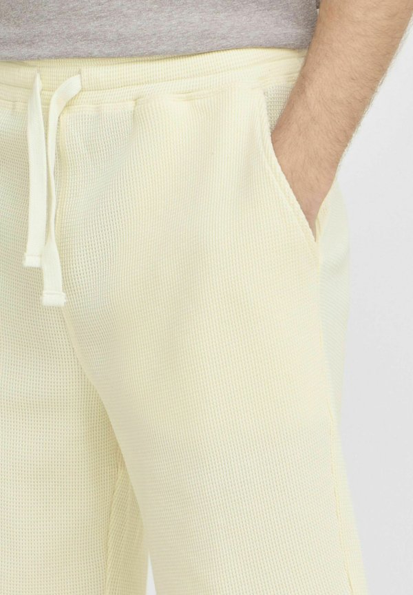 CFULF0210 REGULAR FIT - Tracksuit bottoms - egret3