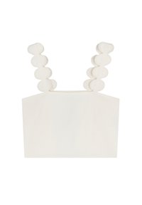 Haut sans manches blanc avec des bretelles froncées arrondies. Forme boxy minimaliste et texture lisse. Design épuré sans motifs ou ornements supplémentaires.