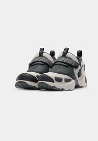 Jordan TRUNNER LX UNISEX - Tenisice - light orewood brown/anthracite