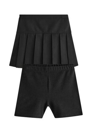 Crni dvostruki skort s naboranom suknjom i pričvršćenim elastičnim kratkim hlačama ispod.