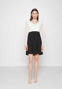 VILA VIKALILA DOLL DRESS - Vestido de malha - optical snow/black