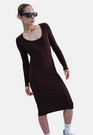 CHILL MIDI - Vestido de tubo - bordeaux