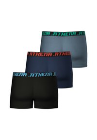 Trois paires de boxers en noir, bleu marine et gris, avec des ceintures élastiques distinctes portant des logos de marque dans des couleurs contrastées.