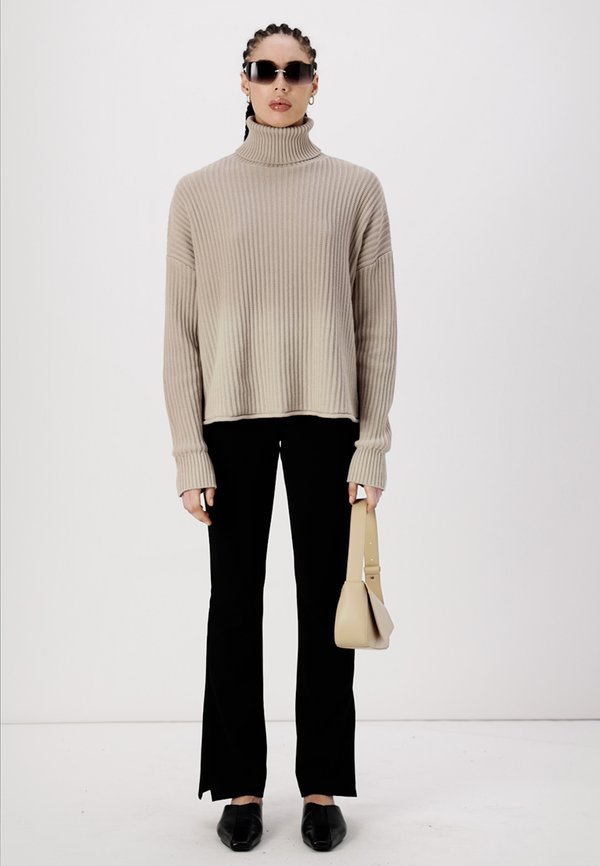 JXNANCY FLARED PANT - Trousers2