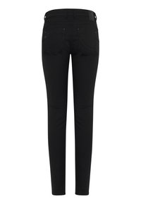 Jeans negros de corte ajustado, con un diseño tradicional de cinco bolsillos, textura suave y costura decorativa en la parte trasera.