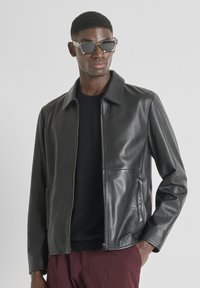 Chaqueta de cuero - black