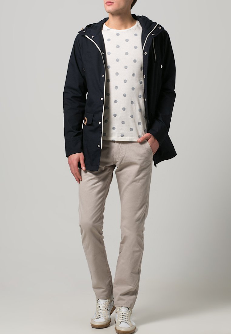 REVOLUTION LIGHT Tunn jacka navy Zalando.se REVOLUTION LIGHT Tunn jacka navy Zalando.se