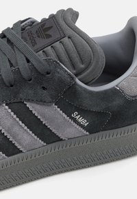 adidas Originals SAMBA XLG UNISEX - Skatesko - carbon/grey