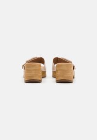 Gabor Comfort Clogs - white