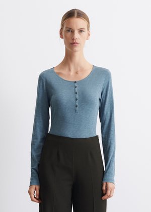 HENLEY, LONG SLEEVE - T-shirt à manches longues - hazy blue