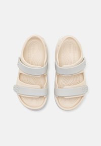 Crocs CROCBAND CRUISER UNISEX - Kummikingad - stucco/atmosphere