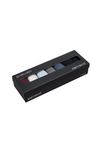 Schwarze Verpackung mit transparenter Oberseite. Enthält sieben Paar Socken in Schwarz, Marineblau, Grau und Burgunderrot mit glatter Textur.