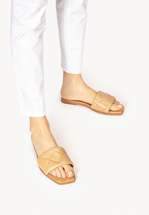 Inuovo, Mules - light brown