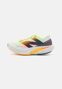 New Balance - FUELCELL REBEL V4 - Hardloopschoenen neutraal - white Miniatuurafbeelding 1