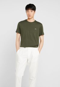 Lacoste T-shirt básica - baobab