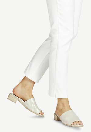 Sandalias planas - champagne met.