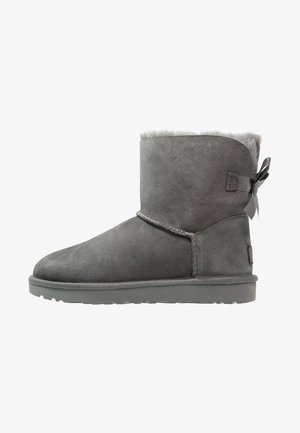 UGG, MINI BAILEY BOW II - Winter boots - grey