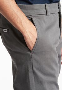 Lindbergh SUPERFLEX  - Chino - dk deep grey