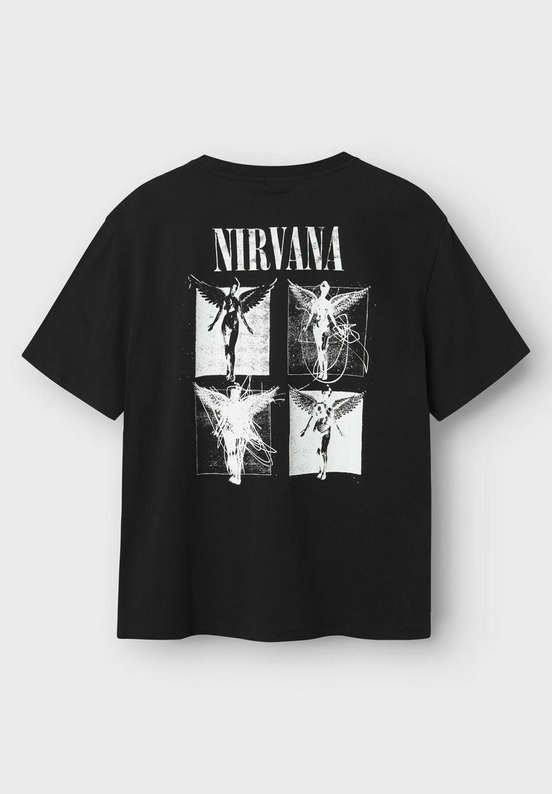 This is a black Gildan t-shirt with a graphic print