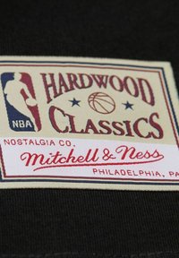 Mitchell & Ness MAXED OUT CHICAGO BULLS - T-Shirt print - black