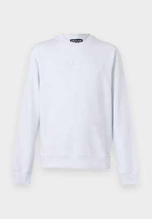 Valkoinen pyöreäkauluksinen collegepaita pitkillä hihoilla ja hillityllä, kohokuvioidulla "Versace Jeans Couture" -logolla rinnassa.