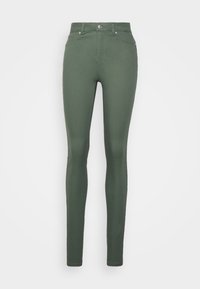 Vaqueros ajustados color verde oliva, hechos de una mezcla de algodón elástico, con cremallera frontal, cierre de botón y diseño clásico de cinco bolsillos.