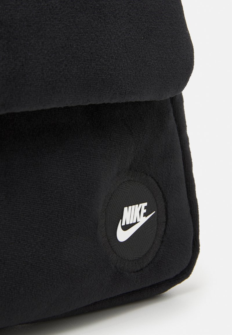 Herren Umhängetaschen | Nike Sportswear FUTURA 365 UNISEX Umhängetasche black/schwarz - RL78208 Herren Umhängetaschen | Nike Sportswear FUTURA 365 UNISEX Umhängetasche black/schwarz - RL78208