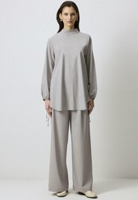 Touché Privé Blouse - grey