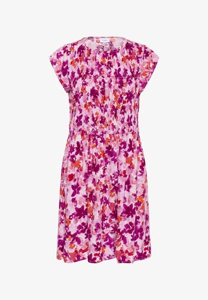 Kukallinen mekko, jolla on vaaleanpunainen tausta, jossa on violetteja, oransseja ja punaisia kukkakuoseja, hihat ilman olkasaumoja ja pussitettupaita.