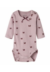 Roza bodi z dolgimi rokavi iz teksturirane tkanine, s potiskom majhnih burgundskih pentelj in okrasno burgundsko pentljo na ovratniku.